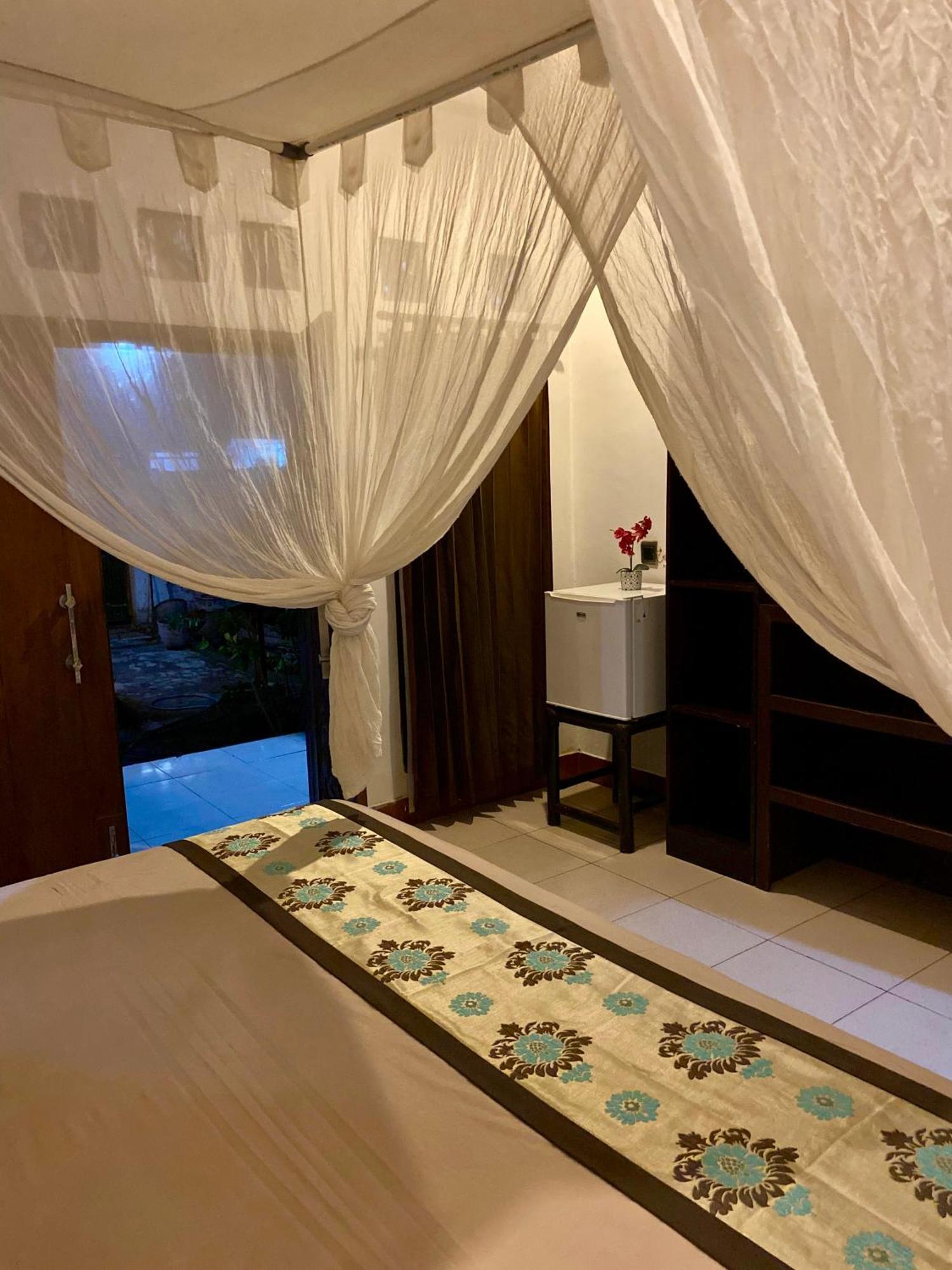 Zoe Bungalows Гили Траванган Экстерьер фото